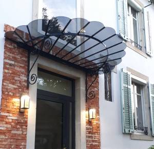 Marquise en verre teinté