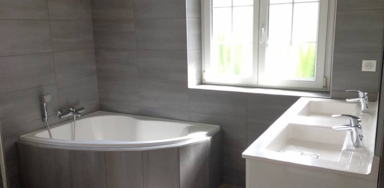 Salle de bain, douche, baignoire