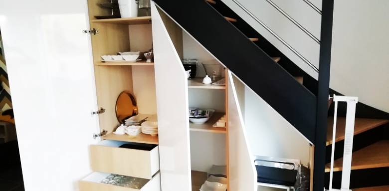 placard sous escalier