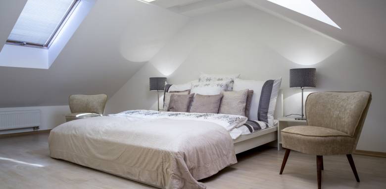 Chambre mansardée aménagée - Le Raincy 93