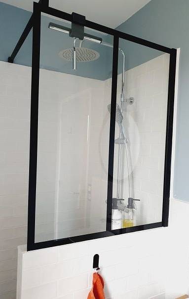 verrière fixe en demi-cloison de paroi de douche italienne - Hyères 83