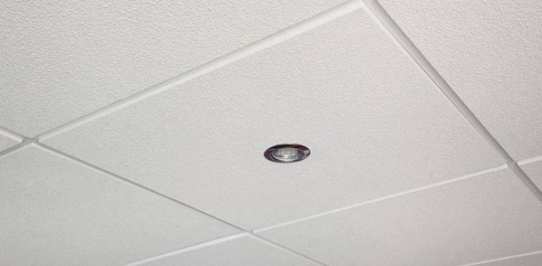 Faux plafond dalles en plâtre