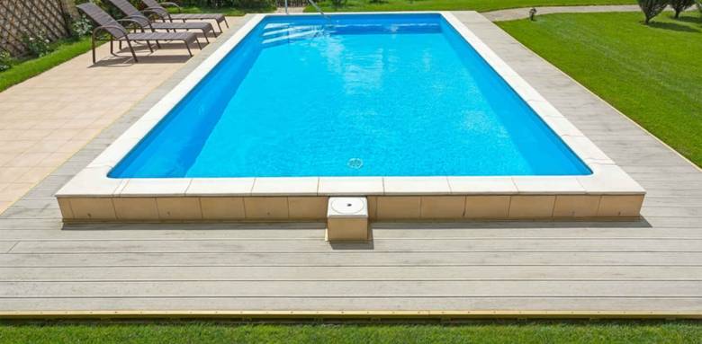 Agrémenter les espaces extérieurs de votre résidence secondaire avec une piscine