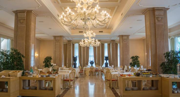 Sols en marbre pour salle de restaurant d'hôtel
