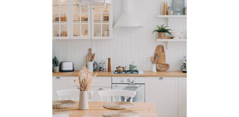 Comment intégrer un coin repas dans une petite cuisine ? Vaucelles 14400