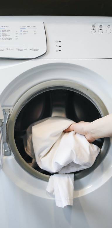 mettre sa machine à laver en route en journée ou la nuit : Un bon geste ! 