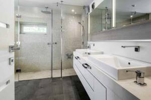 Installer une douche dans une salle de bain