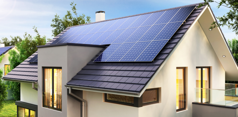 Les énergies renouvelables comme les panneaux solaires permettent de réduire votre empreinte carbone tout en réalisant des économies sur vos factures.