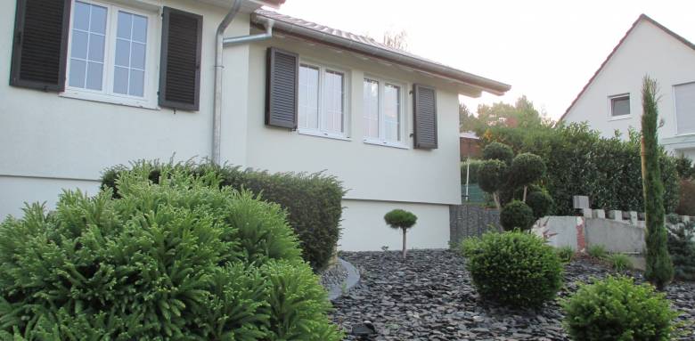 Extension à toit traditionnel adossée à maison à toiture traditionnelle - Ambérieu-en-Bugey 01