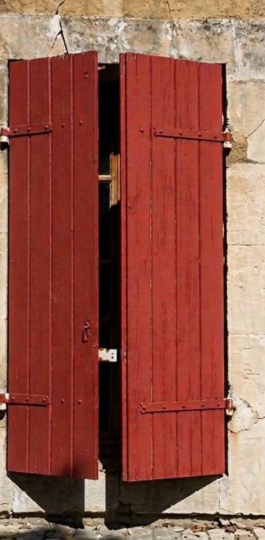 fermer ses volets, le bon moyen de laisser l'intérieur de sa maison fraiche