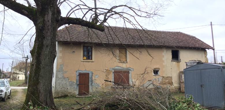Nos conseils avant d’effectuer une rénovation de grange en pisé