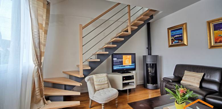 Création d'un escalier en bois, imitation métal, à Brunoy (91800)