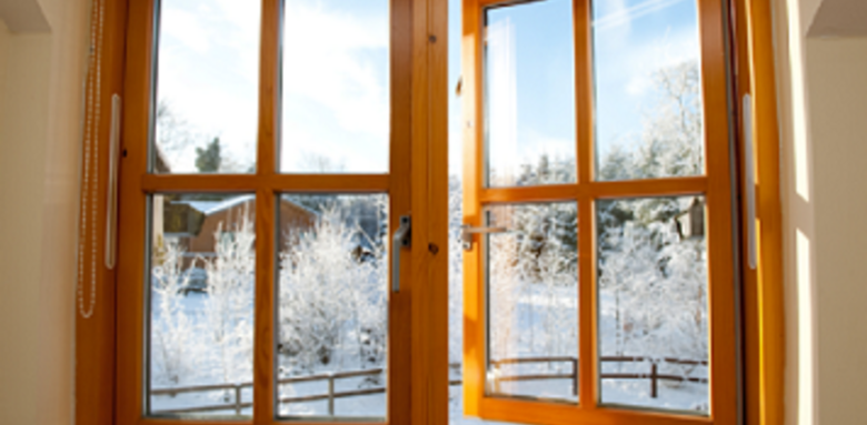 Installer des fenêtres en bois - La Maison Des Travaux de Savigny-sur-Orge