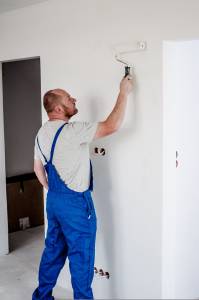 Nos conseils pour préparer un mur avant de le peindre