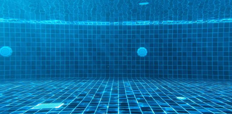 Comment garder l’eau propre dans une piscine ?