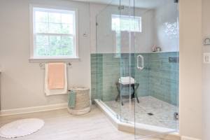 Créez votre salle de bain parentale