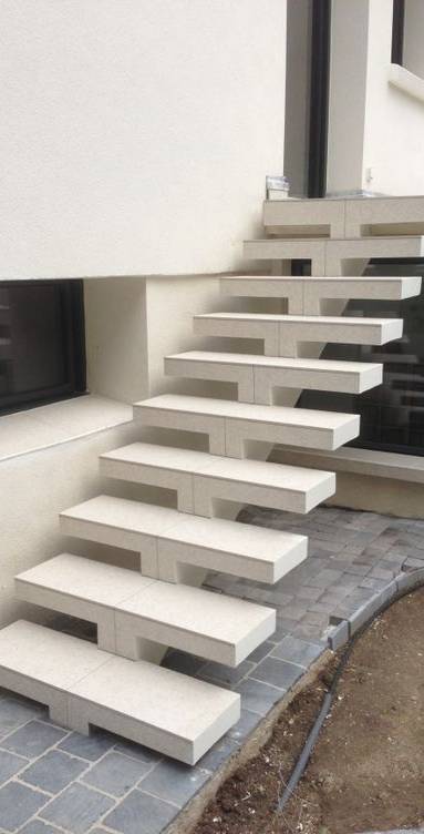 Escalier extérieur droit en béton - Arras 62