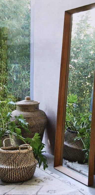 Un joli miroir qui agrandi l'espace 