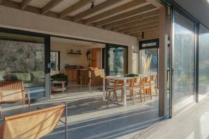 Une jolie extension de maison à toit plat pour gagner de l'espace