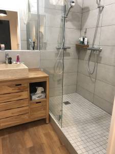 Solutions de rangement innovantes pour petites salles de bain à Saint-Cloud