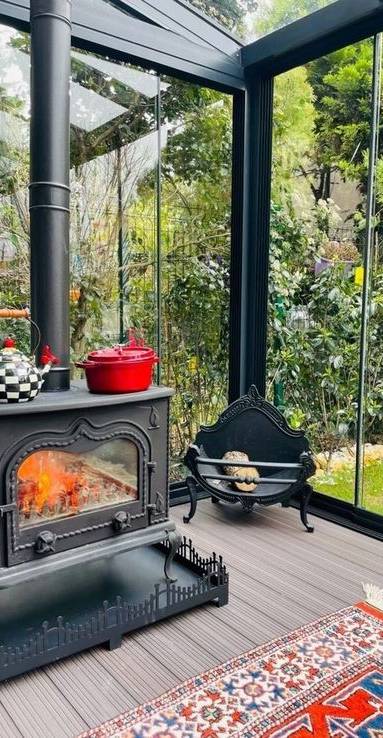 Chauffer sa véranda en hiver avec un poêle à bois traditionnel - Nantes 44