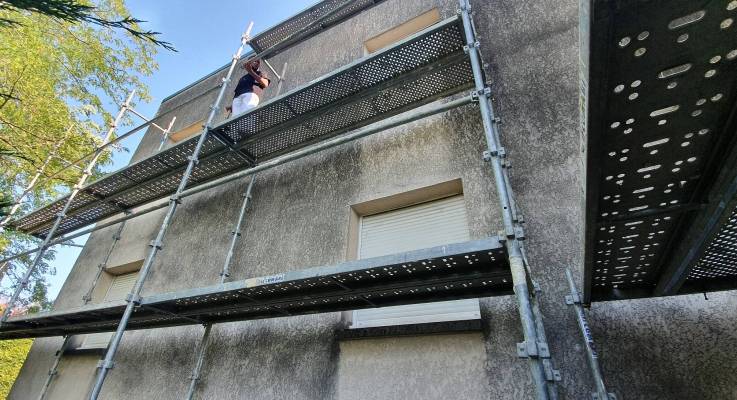 Travaux de rénovation de façade sur locaux professionnels en cours - Brie-Comte-Robert 77170