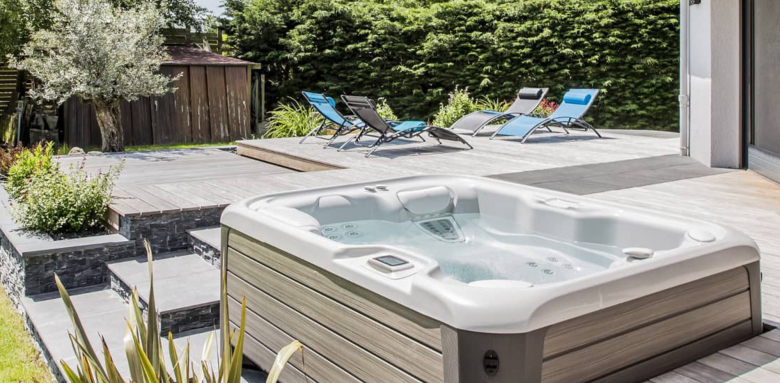 Installer un spa sur la terrasse