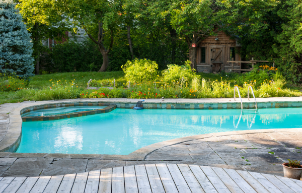 Choisir emplacement piscine Besançon