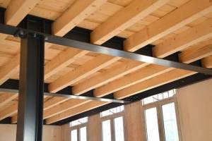 Charpente en bois et métal