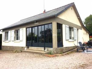  Fenêtres et portes : les tendances 2025 pour moderniser votre maison Date 