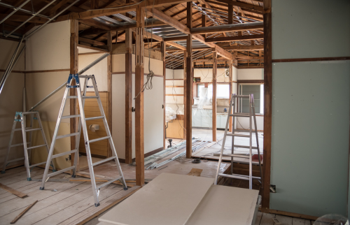 Rénovation de grange à Val d’Europe : transformer un bâtiment ancien en habitation