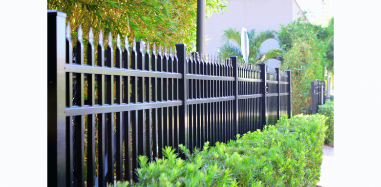 Construire une de Clôture en bois à Bayonne : Étapes, Coûts et Conseils d'Experts