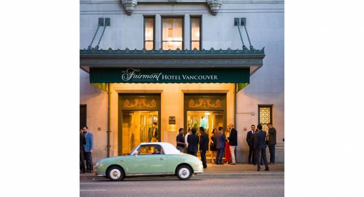 Créez une Première Impression Inoubliable : Conseils pour Décorer la Façade de Votre Hôtel sur Saint-Laurent-Sur-Mer 14710