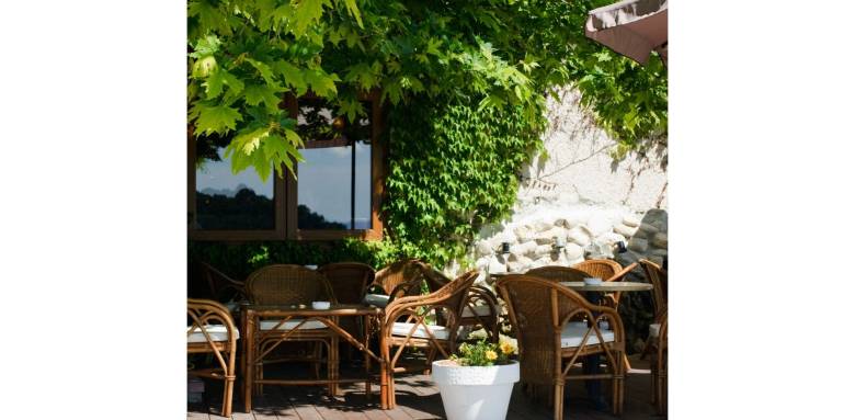 Canicule et fortes chaleurs : comment rafraîchir sa terrasse extérieure sans climatisation ? Loroux 35133