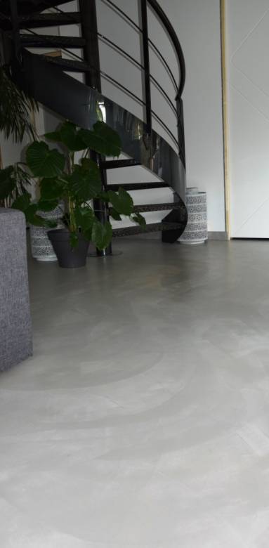 Recouvrir un ancien carrelage par un béton ciré - Bourg-en-Bresse 01