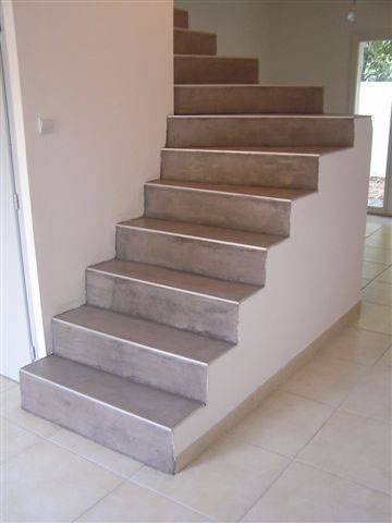 Escalier béton ciré à Beaumont