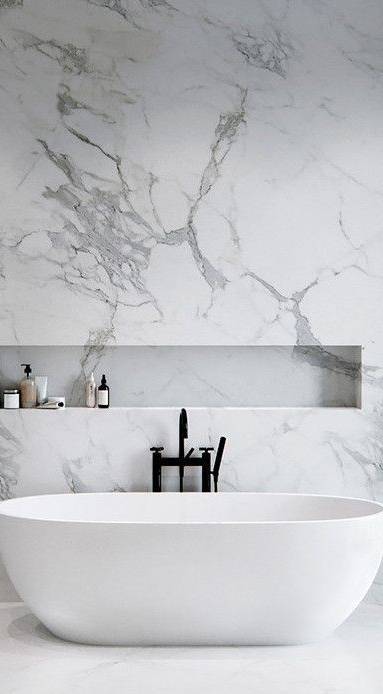 Marbre blanc et gris espace douche