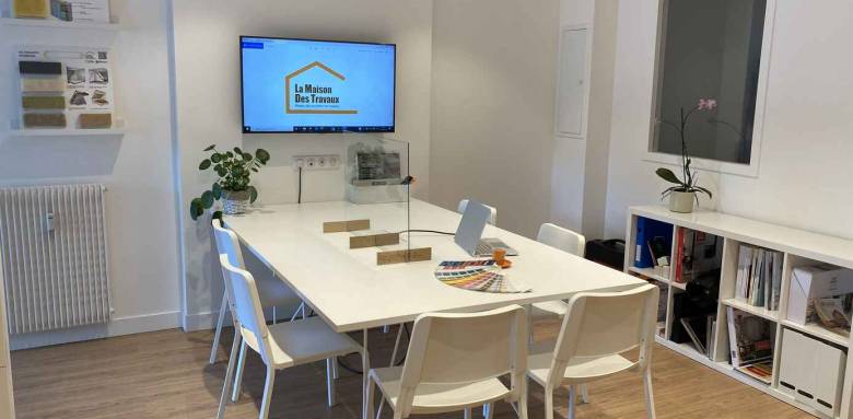 Inauguration des nouveaux locaux La Maison Des Travaux  : un grand merci à nos entreprises partenaires venues fêter avec nous les bons résultats de 2016 et 2017 !