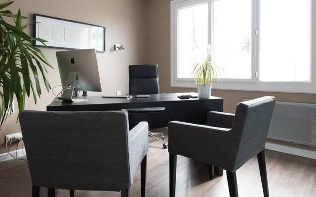 Transformation d’une maison en agence immobilière – Projet Vivre Ici aux Sorinières (44840)- bureaux