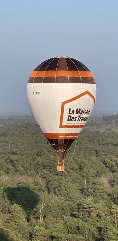 Maison des Travaux de Savigny-sur-Orge : notre montgolfière effectue son premier vol