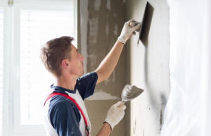 Par quels travaux commencer pour une rénovation réussie