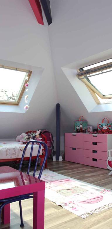 Combles aménagés en chambre de petite fille - Nantes 44