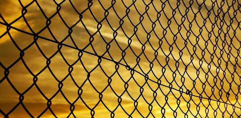 La rénovation de clôture mitoyenne est encadrée par la loi.