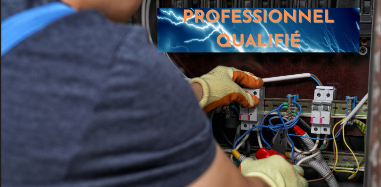 Électricien qualifié en Finistère : Confiez vos travaux de rénovation électrique à un expert pour une installation sûre et conforme aux normes.