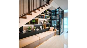 Comment exploiter un espace perdu sous un escalier ?