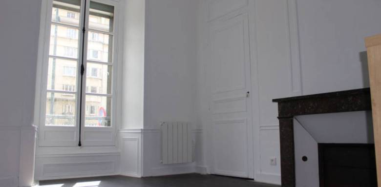 L'isolation phonique d'un appartement est essentielle pour garantir un confort de vie optimal.