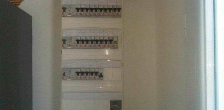 Mise aux normes de l'installation d'électricité - tableau -  électricien 77, diagnostiqueur 77, auditeur électrique 77, entreprise d'électricité générale 77