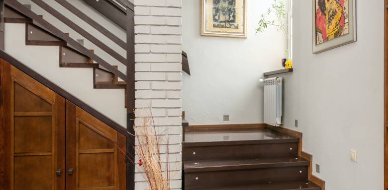 Espace sous escalier