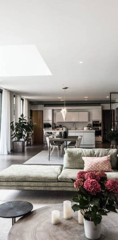 Aménager un appartement en longueur avec canapé au milieu du salon - Rochefort 17