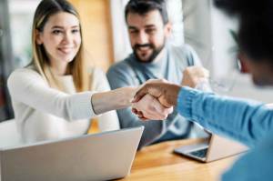 Appeler un courtier en travaux pour rénover son appartement à Paris 8 